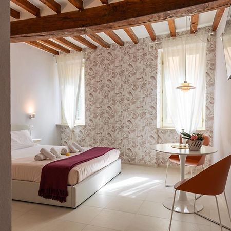 Glam Parma Hotel Bagian luar foto